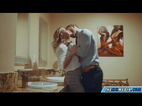 ❤️ As in busty blonde jo ferliedt yn in iepenbier toilet Anale porno by porno fy.stroybassein.ru ❤